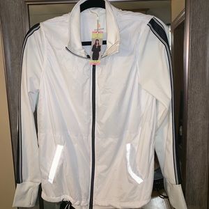 White wind breaker